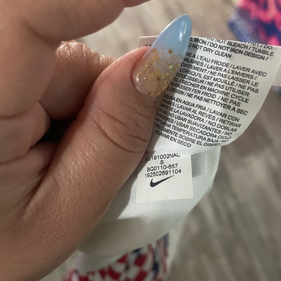 Nike Loose Fit Cropped Long Sleeve Athletic Top Red, White & Blue Small - Picture 4 of 8